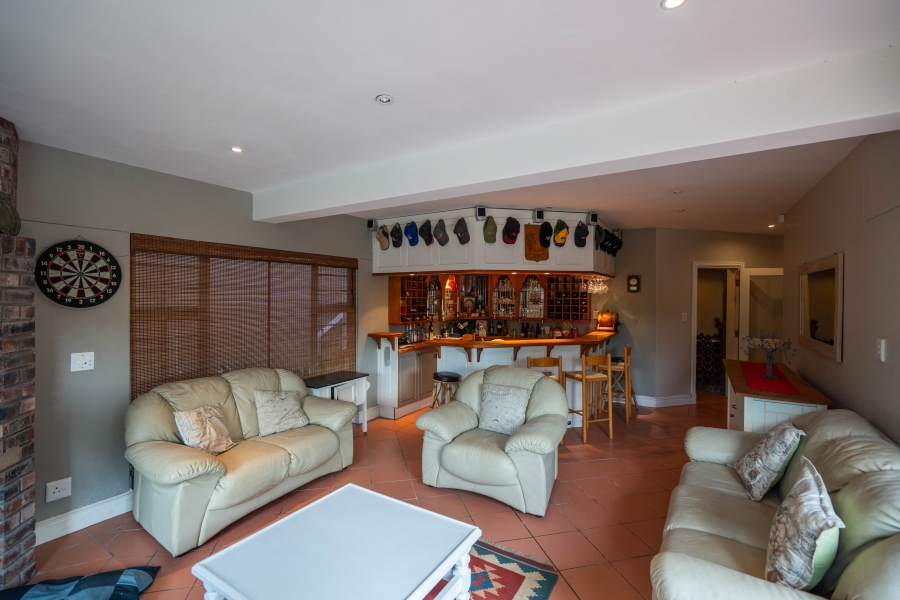 5 Bedroom Property for Sale in Seafield Eastern Cape